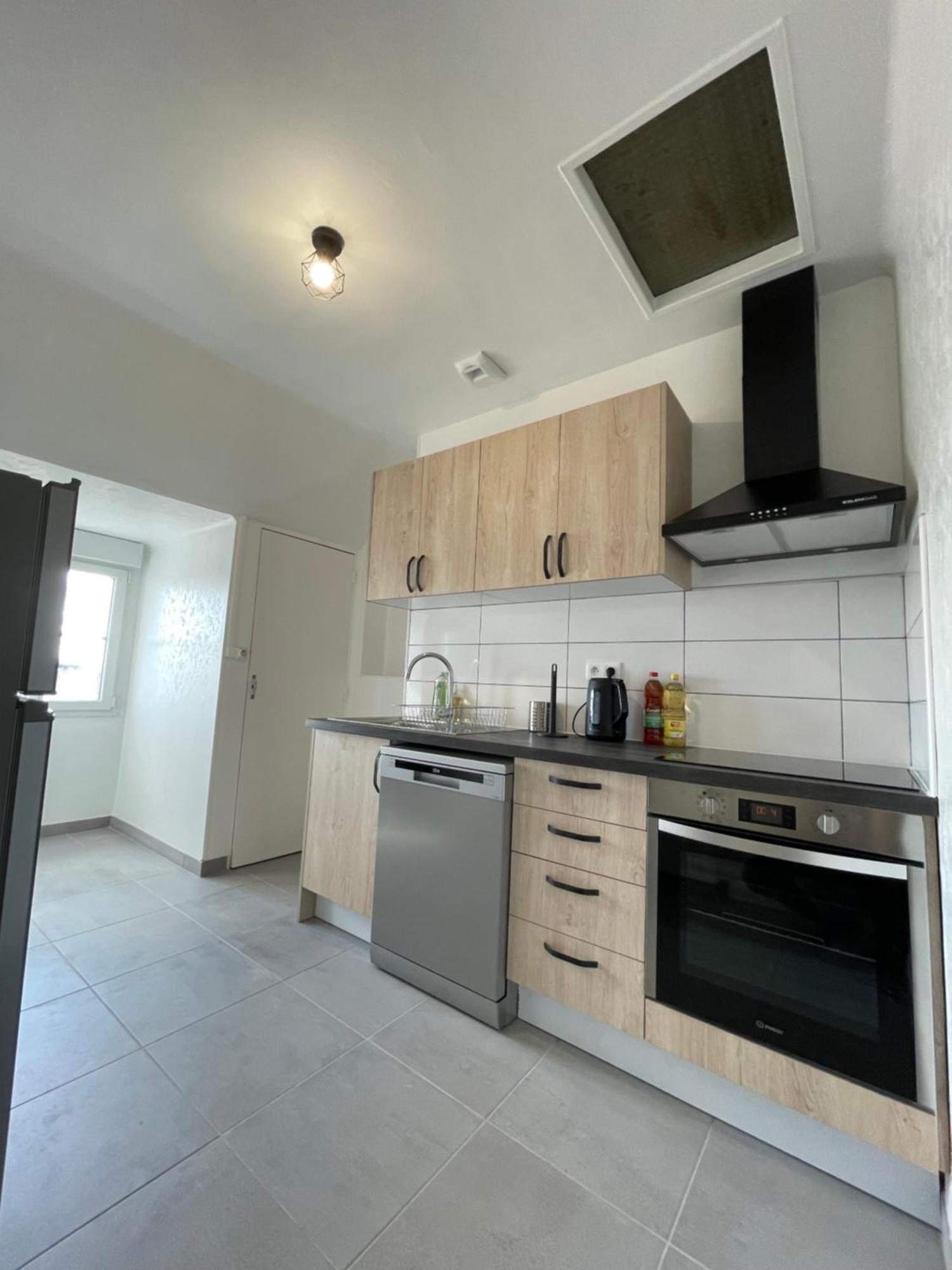 Appartement Renove Tout Equipe, Centre Ville, Proche De La Gare Et Commerce Flers  Eksteriør bilde